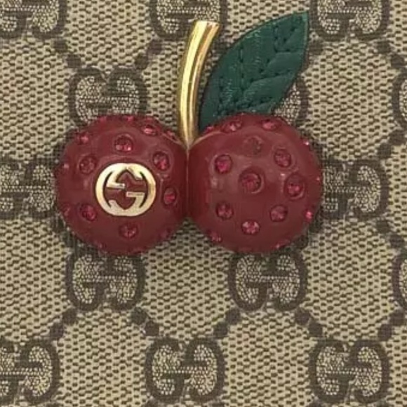 GUCCI Wallet GG Supreme Cherry Zip Around purse AUTHENTIC ๐ - Picture 6 of 10